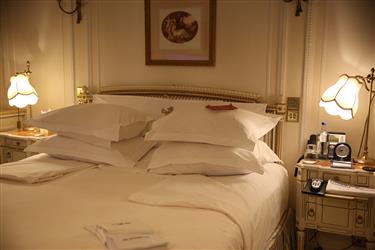 THE RITZ LONDON HOTEL FINE TRAVELING