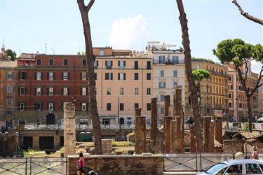 Largo di Torre Argentina