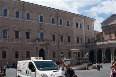 Piazza di Santa Maria in Trastevere