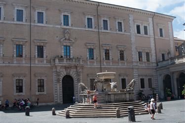 Piazza di Santa Maria in Trastevere