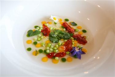 El Celler de Can Roca menu, Vegetable broth with peas, mango and dice pear